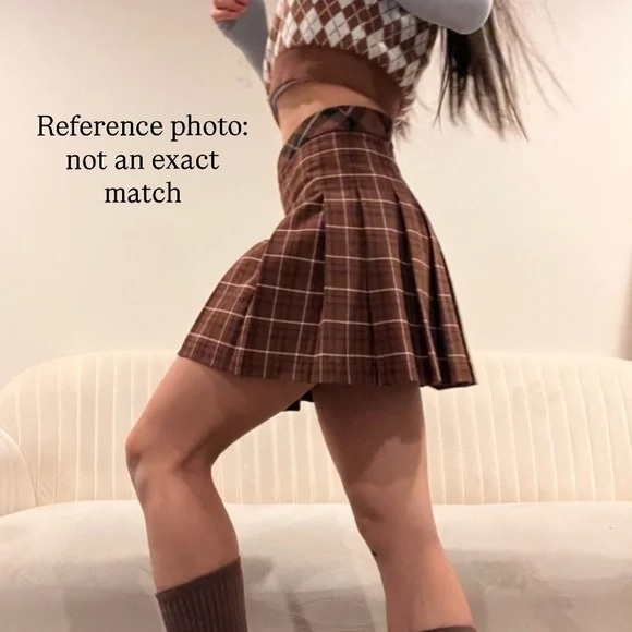 Sunday Best Aritzia pleated plaid mini skirt - Picture 9 of 9